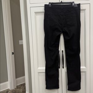 Levi’s 314 Shaping Straight Women’s size 32 Black Stretch Denim Jeans